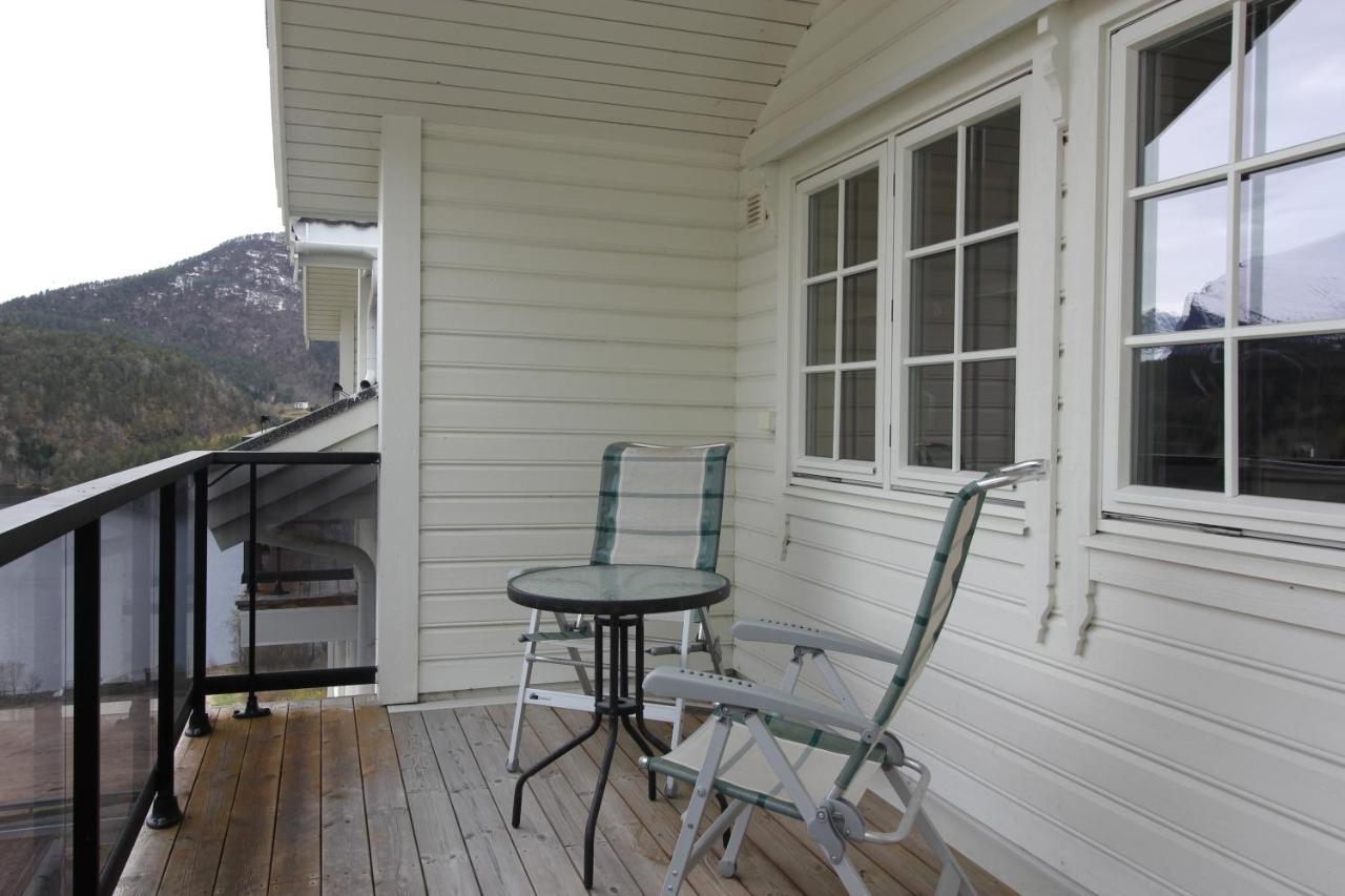 Gjerdset Turistsenter Holiday home Isfjorden