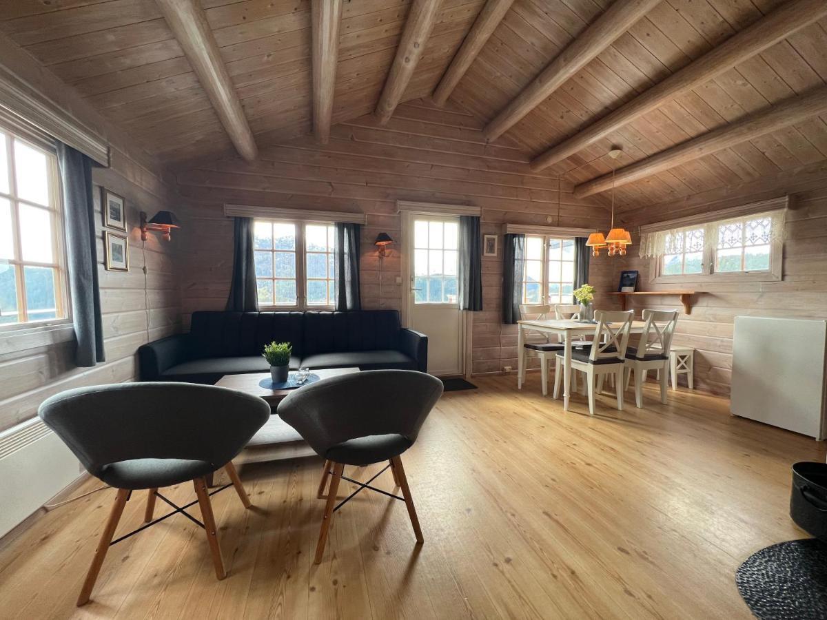 Gjerdset Turistsenter Holiday home Isfjorden
